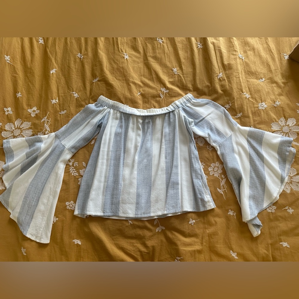 LF Off-Shoulder White and Blue Flowy Sleeve Blouse